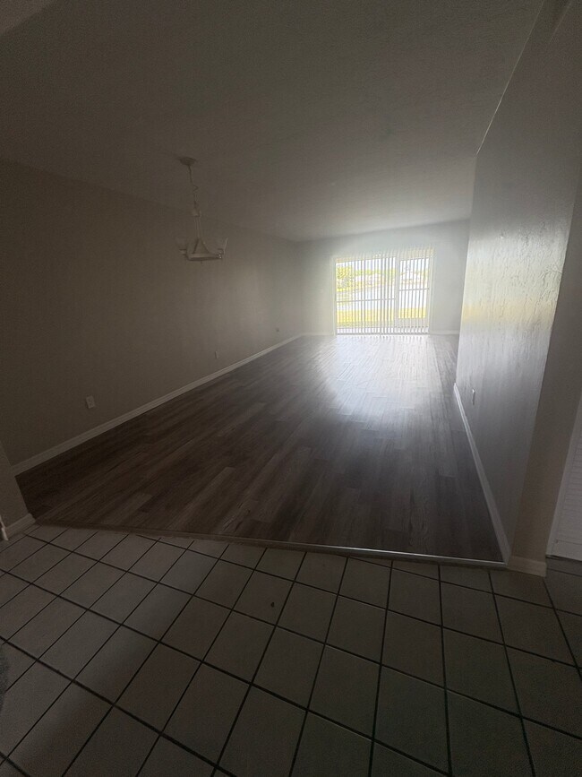 Foto del edificio - 706 SE 13th Ct