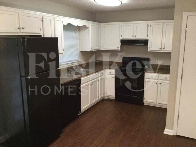 Building Photo - 1775 Independence Dr