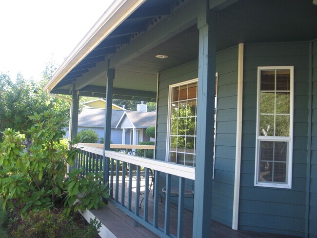 Foto del edificio - 3 Bedroom Home in Poulsbo