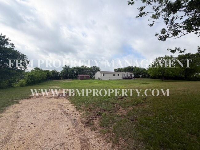 Building Photo - 1075 Pluto Rd