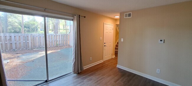 Foto del edificio - 1017 Stevens Creek Rd