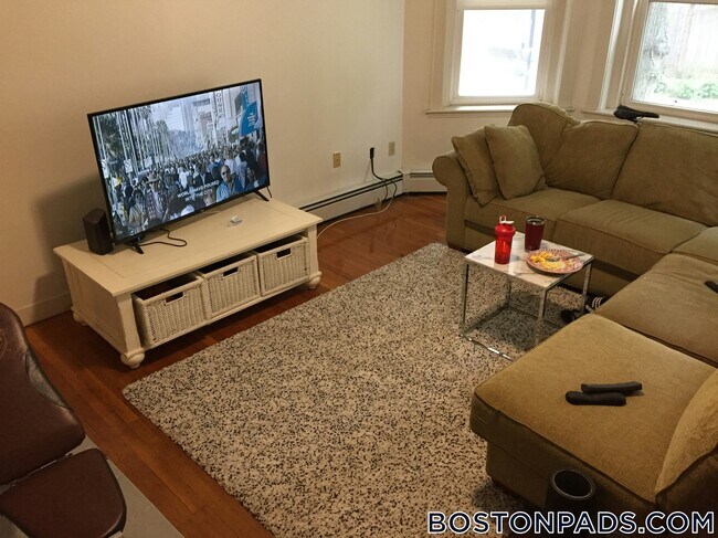 Foto del edificio - 157 Thorndike St