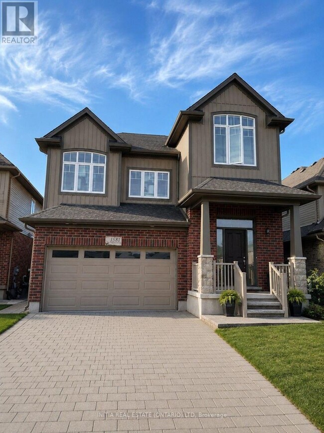 Building Photo - 1531 Horseshoe Cres
