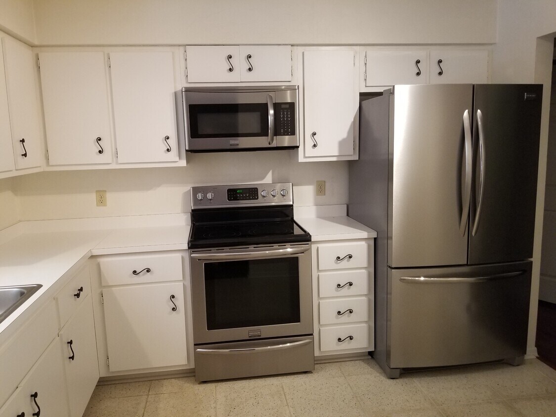 Foto principal - 3928 NW 7th Pl