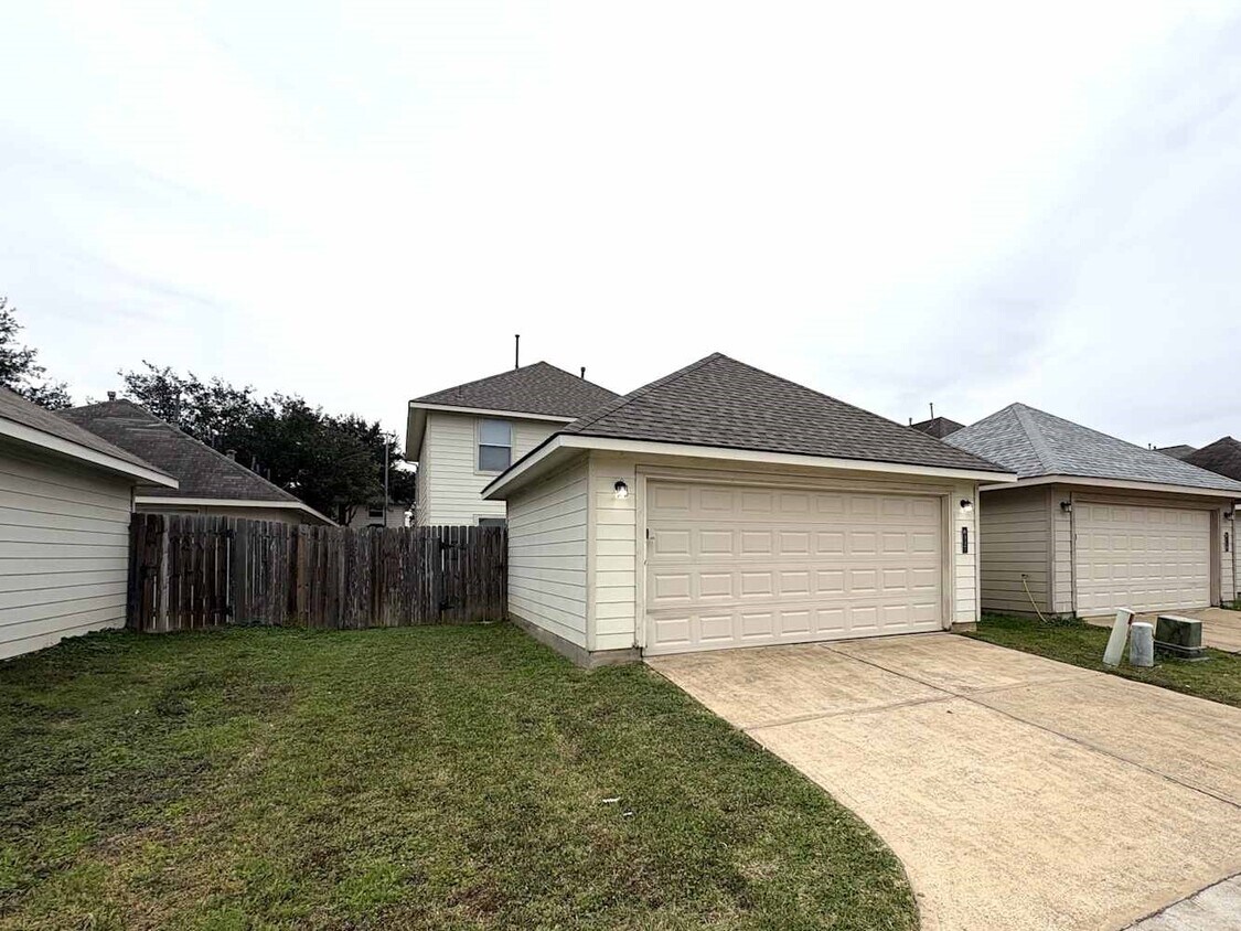 Foto del edificio - 6337 Mountain Pines Ln