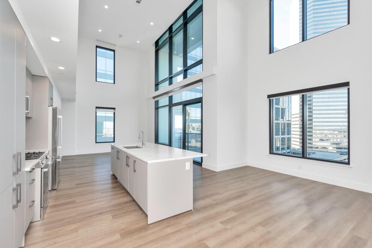 Building Photo - 808 Crawford St