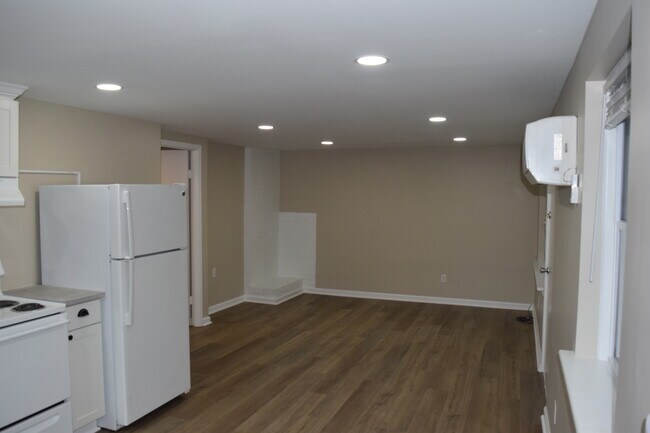 Sala de estar - 4103 N Center St