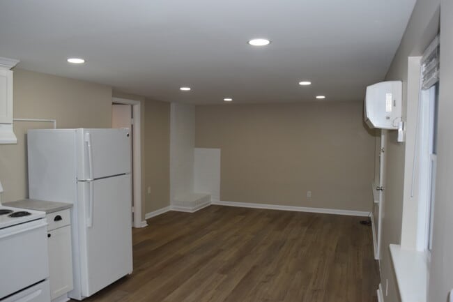 Living Room - 4103 N Center St