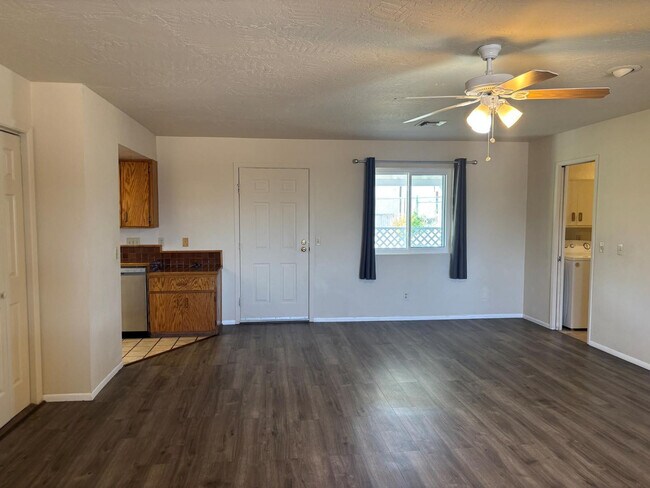 Building Photo - 1584 Sandy Ln
