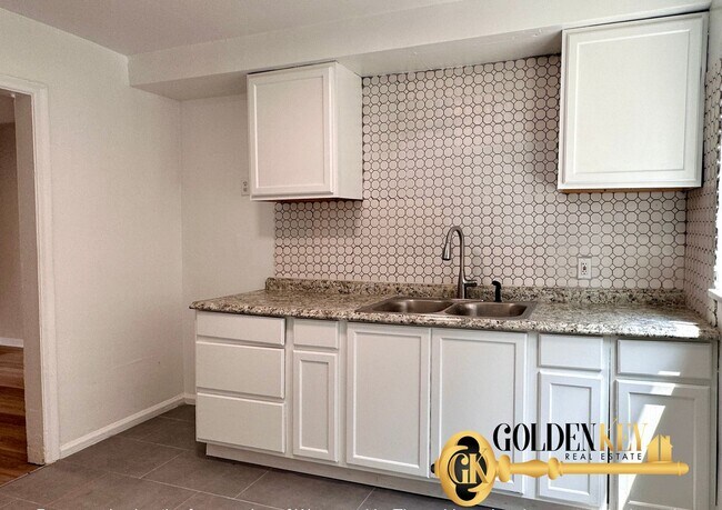 Foto del edificio - Like Brand New /Completely Updated 3 bedro...