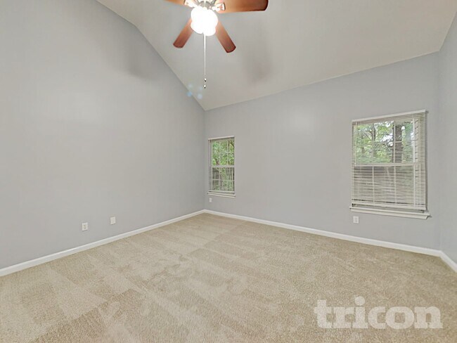 Building Photo - 161 Kentwood Springs Dr