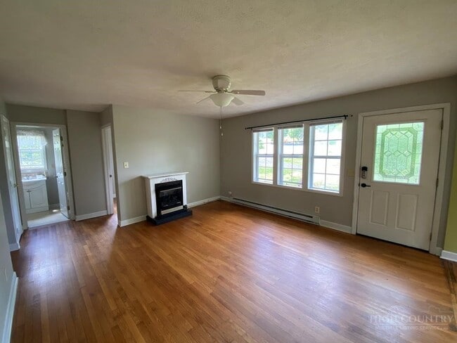 Building Photo - 417 Will Vannoy Rd