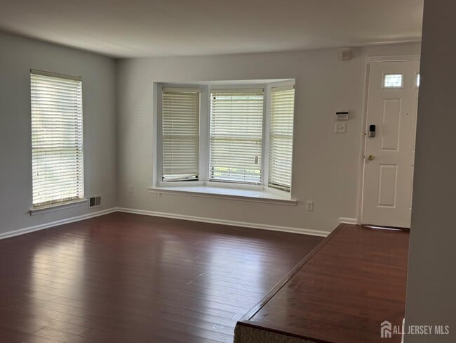 Building Photo - 2401 Timber Oaks Rd