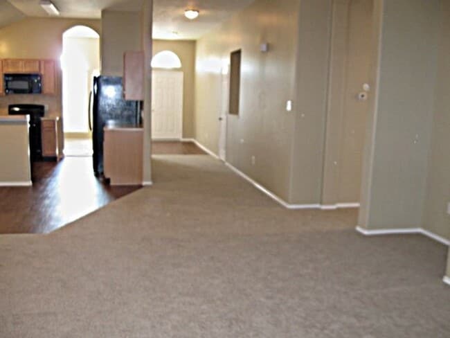 Building Photo - 10410 Falling Rapids Ct