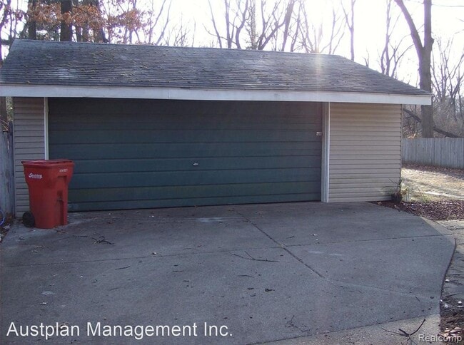 Building Photo - 4 br, 2 bath House - 20961 Mada Ave.