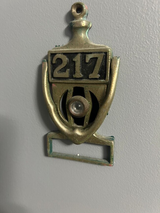 Foto del edificio - Fresh and Ready 1 + 1 All Utilities Included.