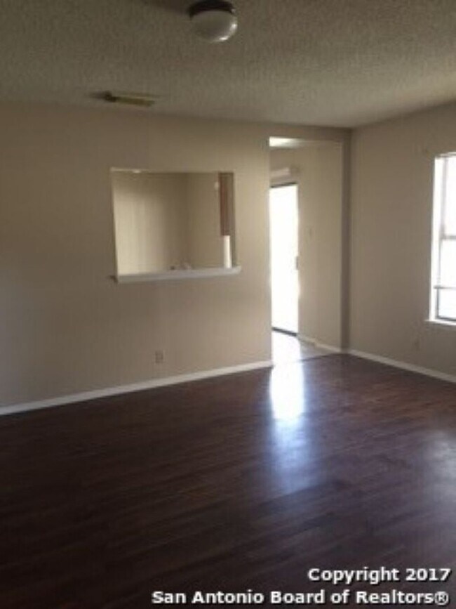 Foto del edificio - 3 Bedroom 2 bathroom located in Heritage P...