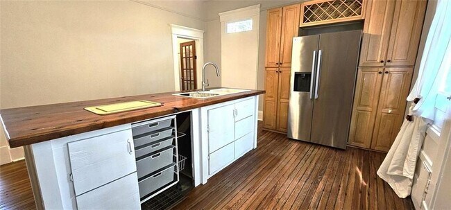 Foto del edificio - 1047 Ridge Ave