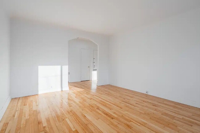 Photo du bâtiment - 1155-1175 Rue Everett