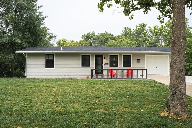 Building Photo - 1140 St Christopher St