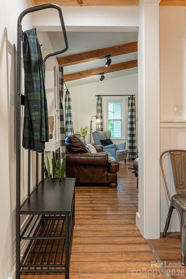 Building Photo - 260 Allison Hill Rd