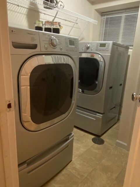 washer & Dryer - 914 Hamilton Ave