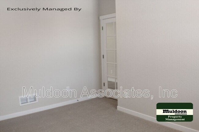 Foto del edificio - 1070 Rambling Oak Dr
