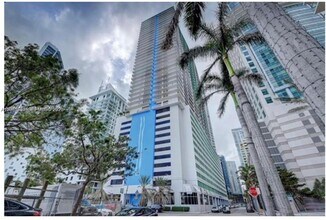 Building Photo - 1200 Brickell Bay Dr