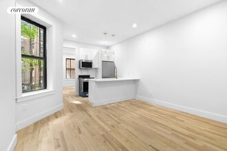 Building Photo - 202 W 96th St