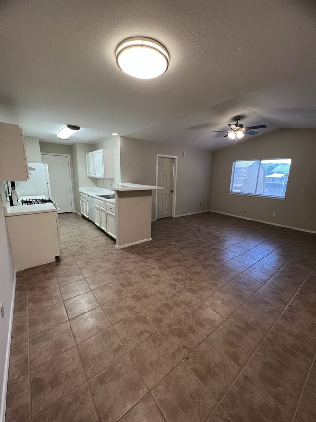 Building Photo - Carley Properties LLC 5 (8119 Westgate Blvd)