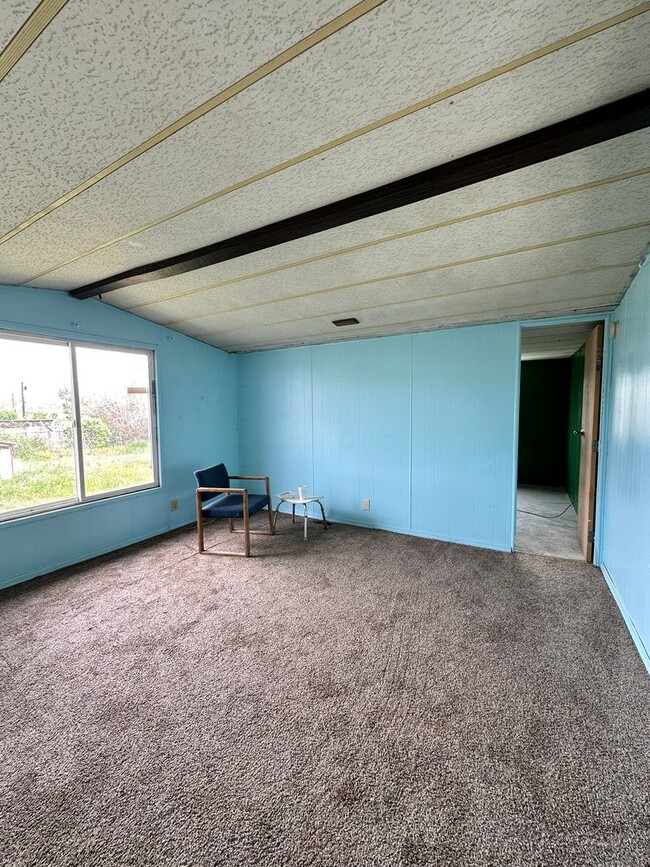 Foto del edificio - 4 Bedroom & 2 Bathroom Mobile Home in Wate...