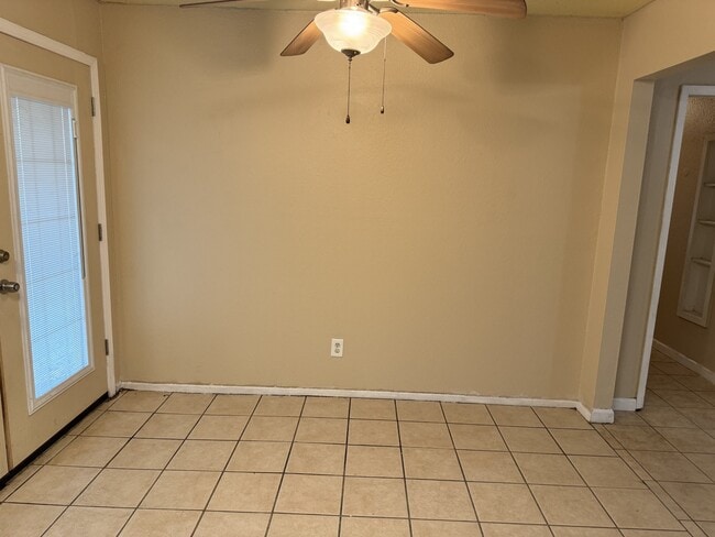 Building Photo - 16607 David Glen Dr