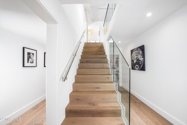 Foto del edificio - 290 Lake Sherwood Dr