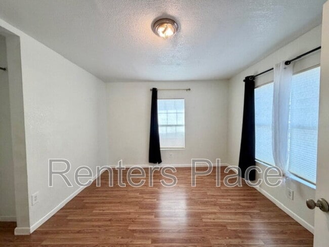 Building Photo - 1231 N Boston Pl