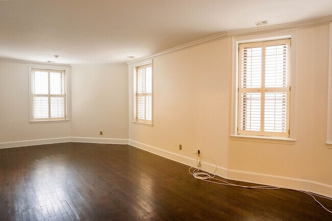 Building Photo - 1735 New Hampshire Ave NW
