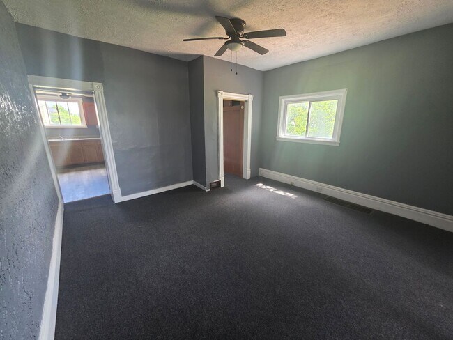 Foto del edificio - McKeesport - 3 Bed 1 Bath - Home for Rent