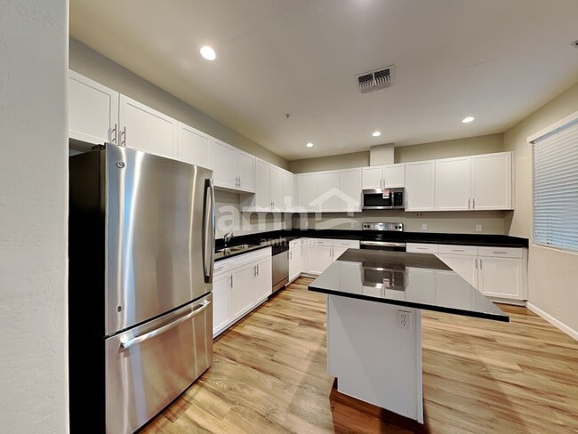 Foto del edificio - 20759 W Maiden Ln