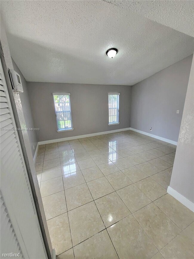Foto del edificio - 3 br, 2 bath House - 2401 SW 87th Ter # 2401