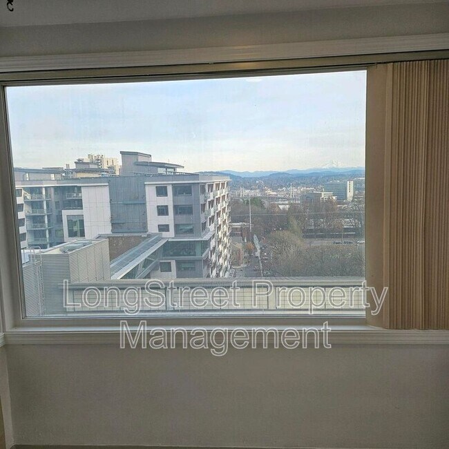 Foto del edificio - 772 SW Broadway Dr