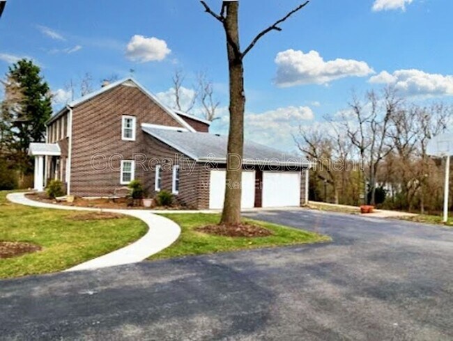 Foto del edificio - 87 W Surrey Ln