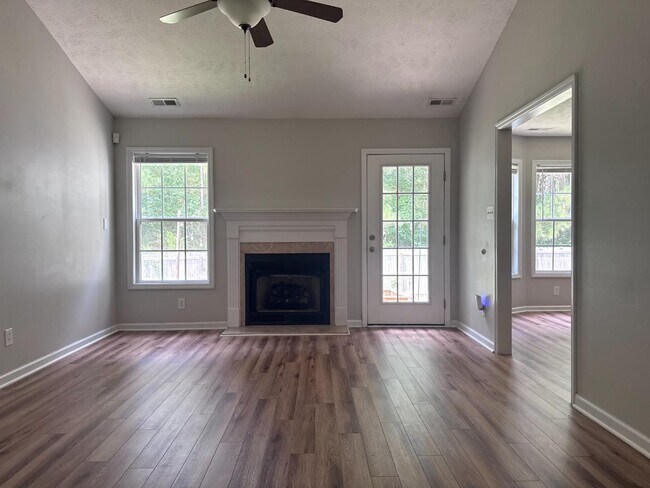 Building Photo - 206 Van Buren Dr