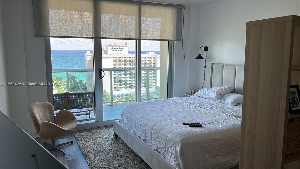 Primary Photo - 19370 Collins Ave