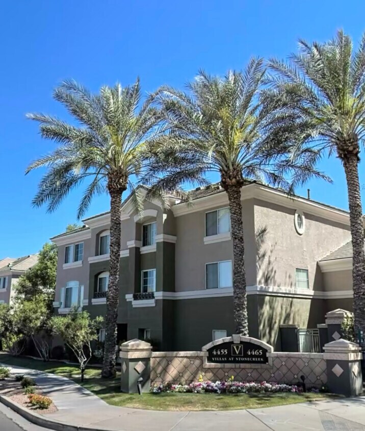 Foto principal - 4465 E Paradise Village Pky S