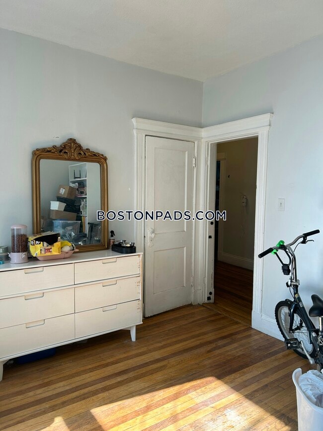 Building Photo - 86 Glenville Ave