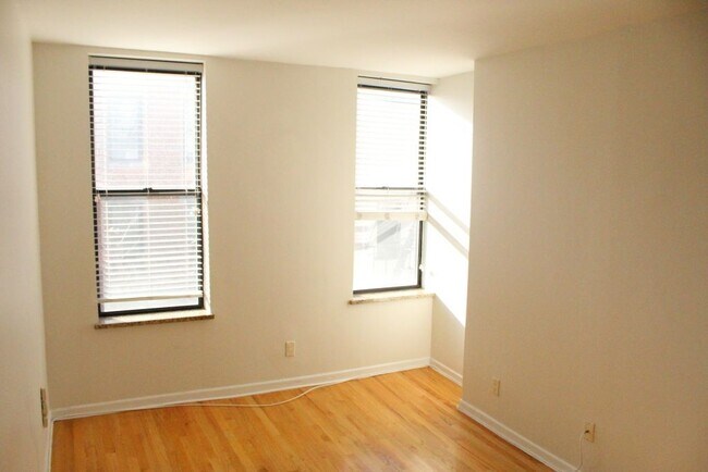 Building Photo - 1222 Washington St
