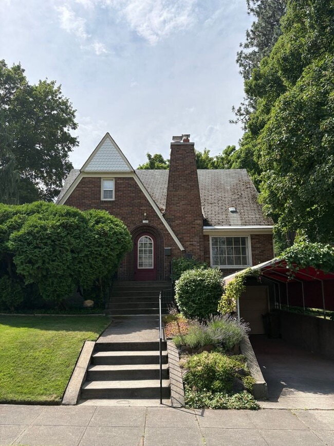 Building Photo - 1509 W 16th Ave