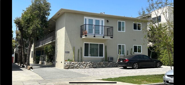 Foto del edificio - 1315 N Poinsettia Pl