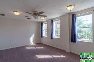 Building Photo - 223 1/2 2nd St