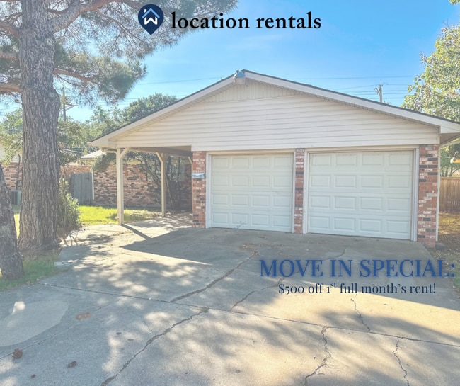 Building Photo - Beautiful 3/2 with a Bonus Room!