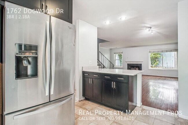 Building Photo - 1762 Dogwood Dr